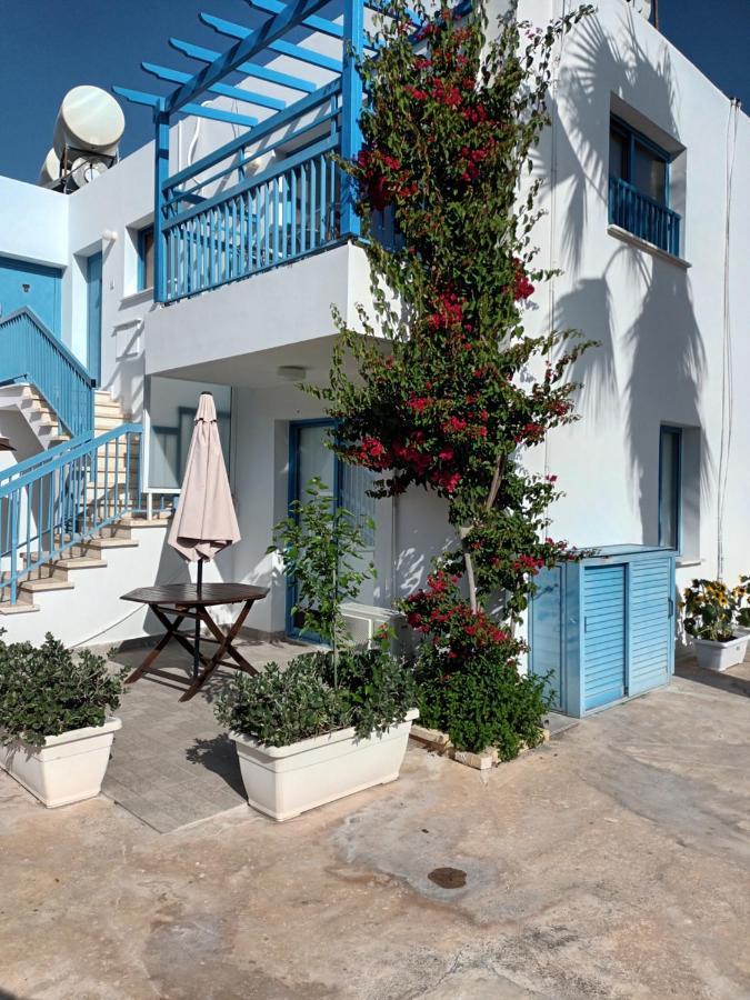 Ocean Blue Apartments Paphos Eksteriør bilde